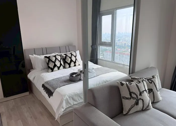 High Floor Luxury With Great Views